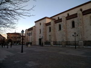 iglesia magistral lateral